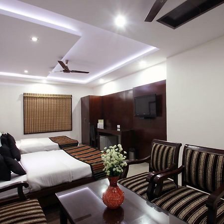 Hotel Mohan International New Delhi Bagian luar foto