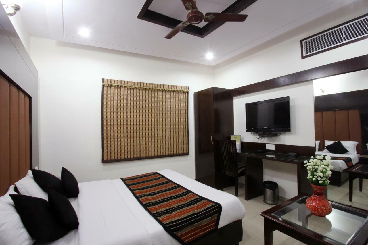 Hotel Mohan International New Delhi Bagian luar foto