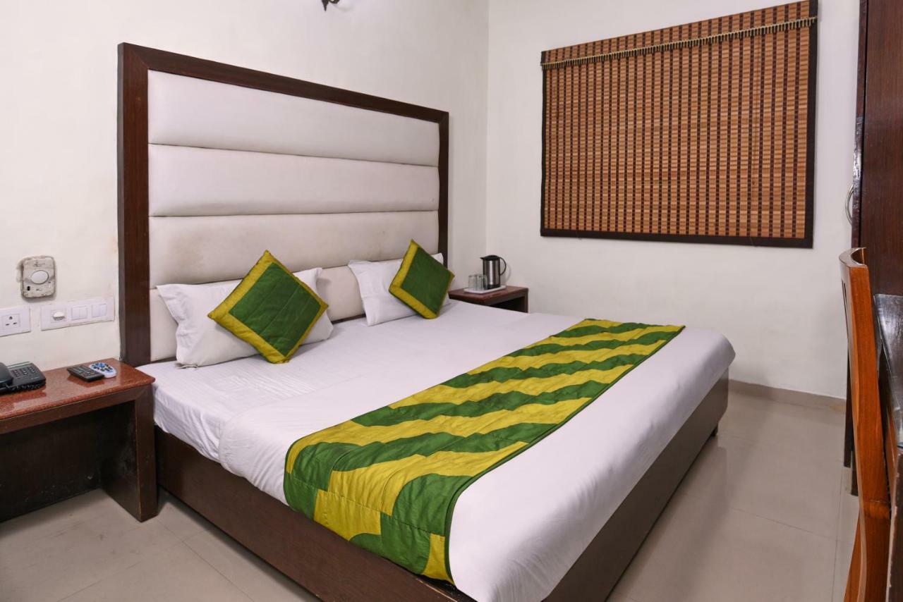 Hotel Mohan International New Delhi Bagian luar foto